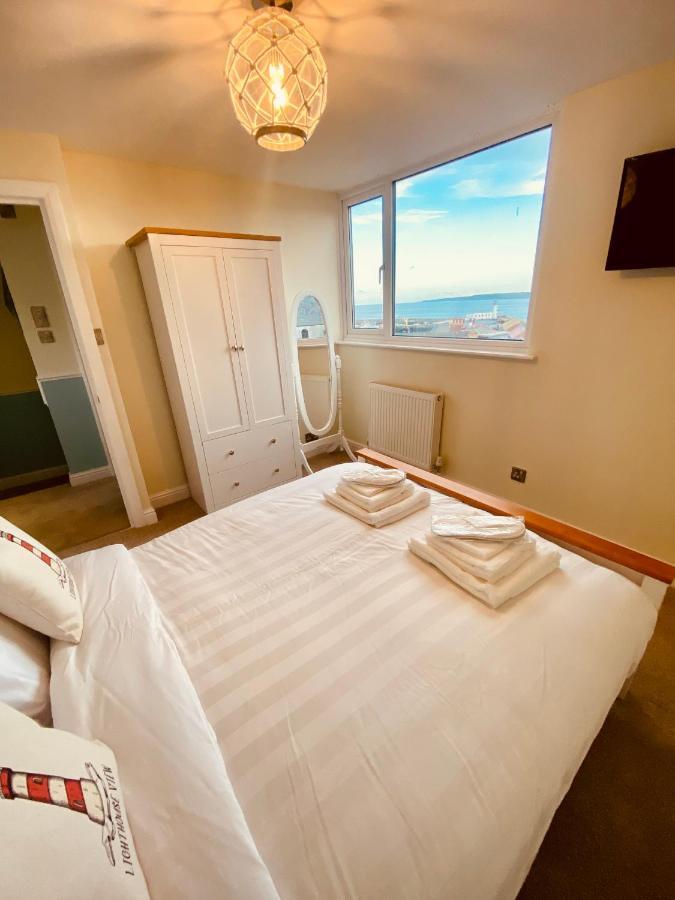 Lighthouse View, One Min From Harbour & Beach Apartment Scarborough Bagian luar foto