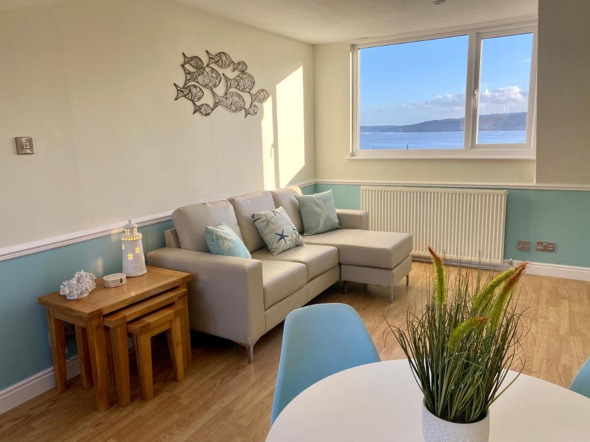 Lighthouse View, One Min From Harbour & Beach Apartment Scarborough Bagian luar foto