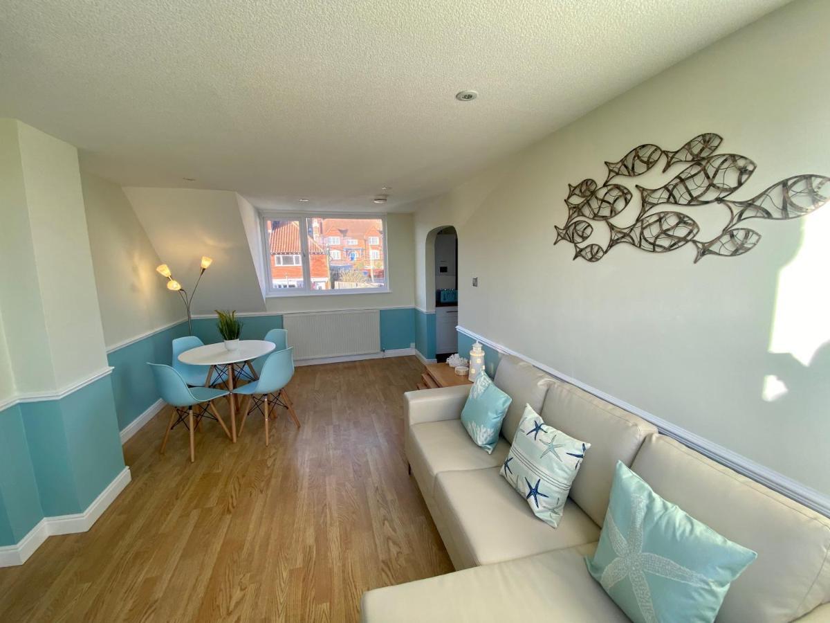 Lighthouse View, One Min From Harbour & Beach Apartment Scarborough Bagian luar foto