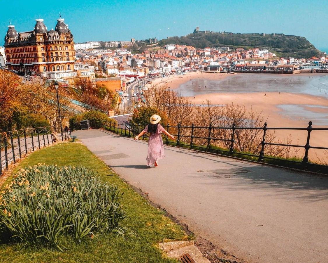 Lighthouse View, One Min From Harbour & Beach Apartment Scarborough Bagian luar foto