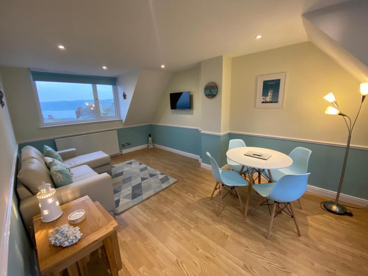 Lighthouse View, One Min From Harbour & Beach Apartment Scarborough Bagian luar foto