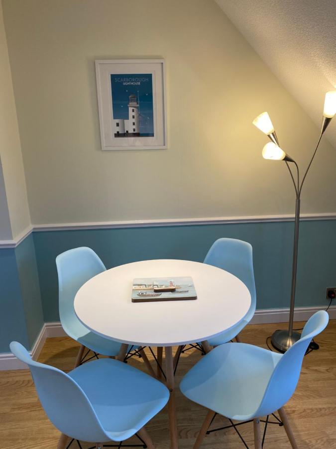 Lighthouse View, One Min From Harbour & Beach Apartment Scarborough Bagian luar foto
