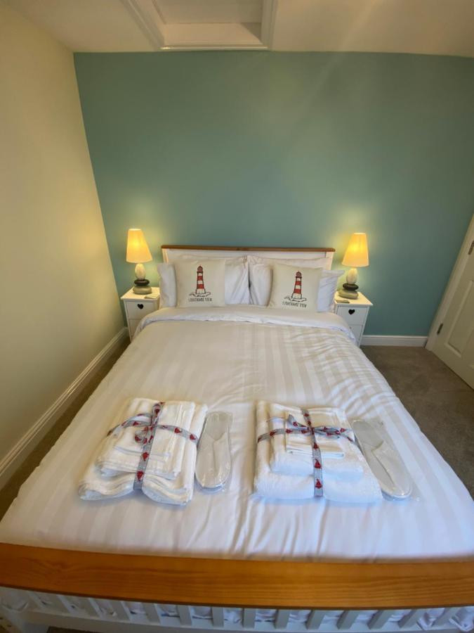Lighthouse View, One Min From Harbour & Beach Apartment Scarborough Bagian luar foto