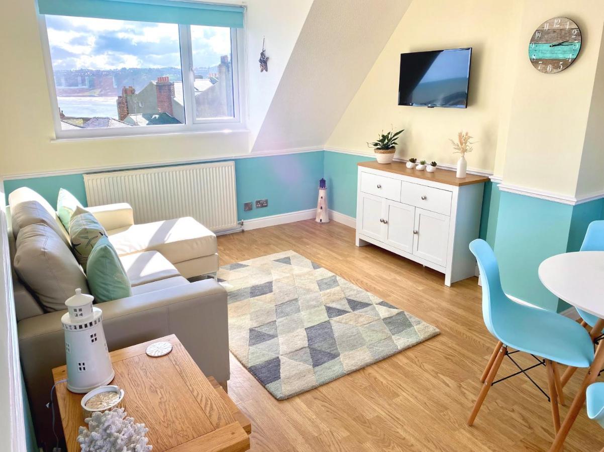 Lighthouse View, One Min From Harbour & Beach Apartment Scarborough Bagian luar foto