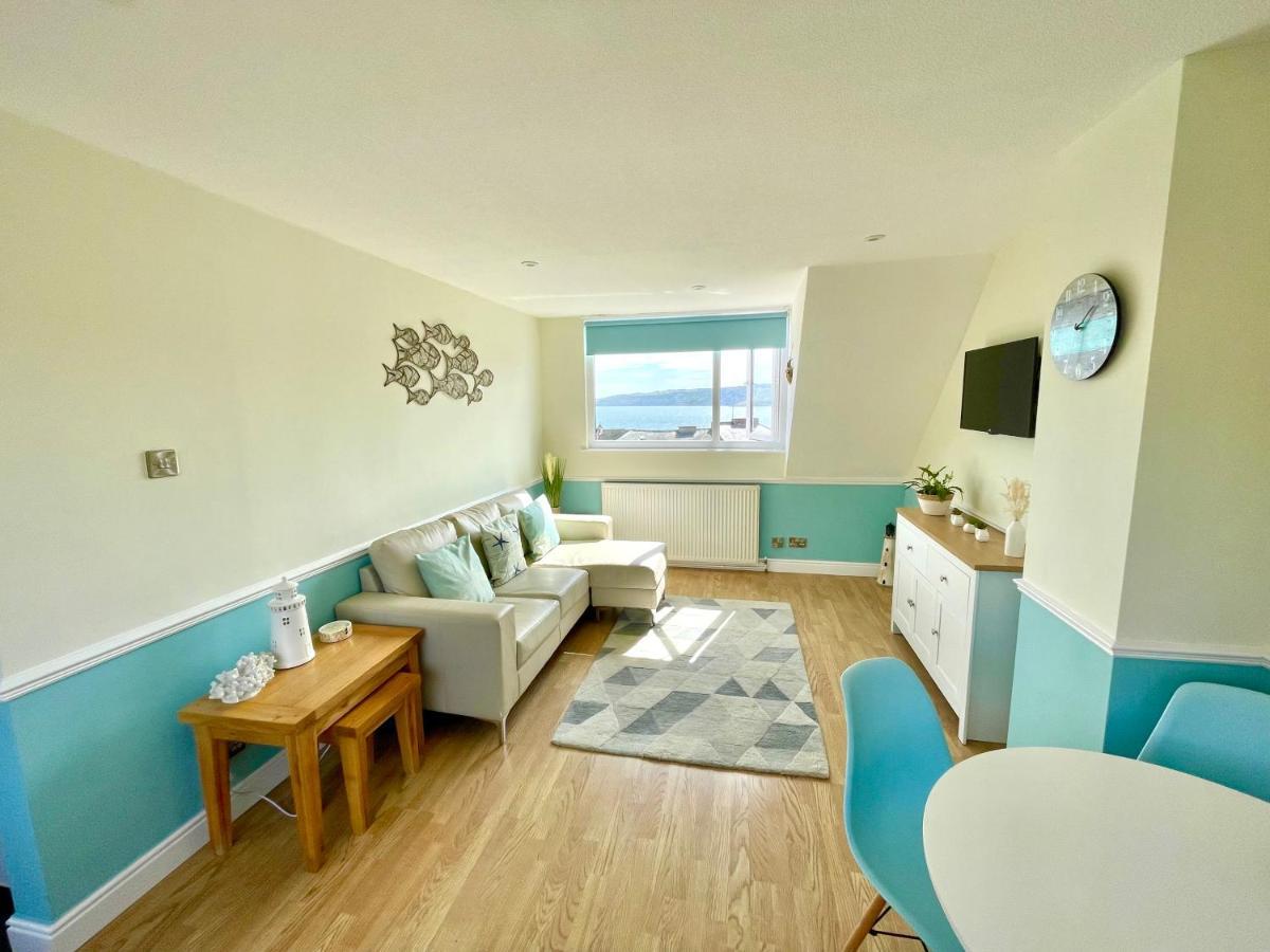 Lighthouse View, One Min From Harbour & Beach Apartment Scarborough Bagian luar foto