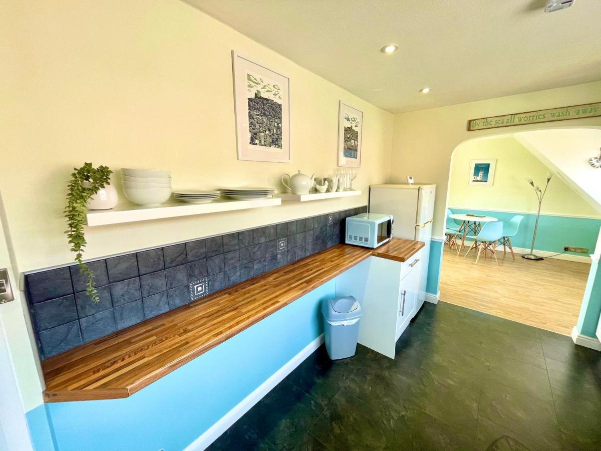 Lighthouse View, One Min From Harbour & Beach Apartment Scarborough Bagian luar foto