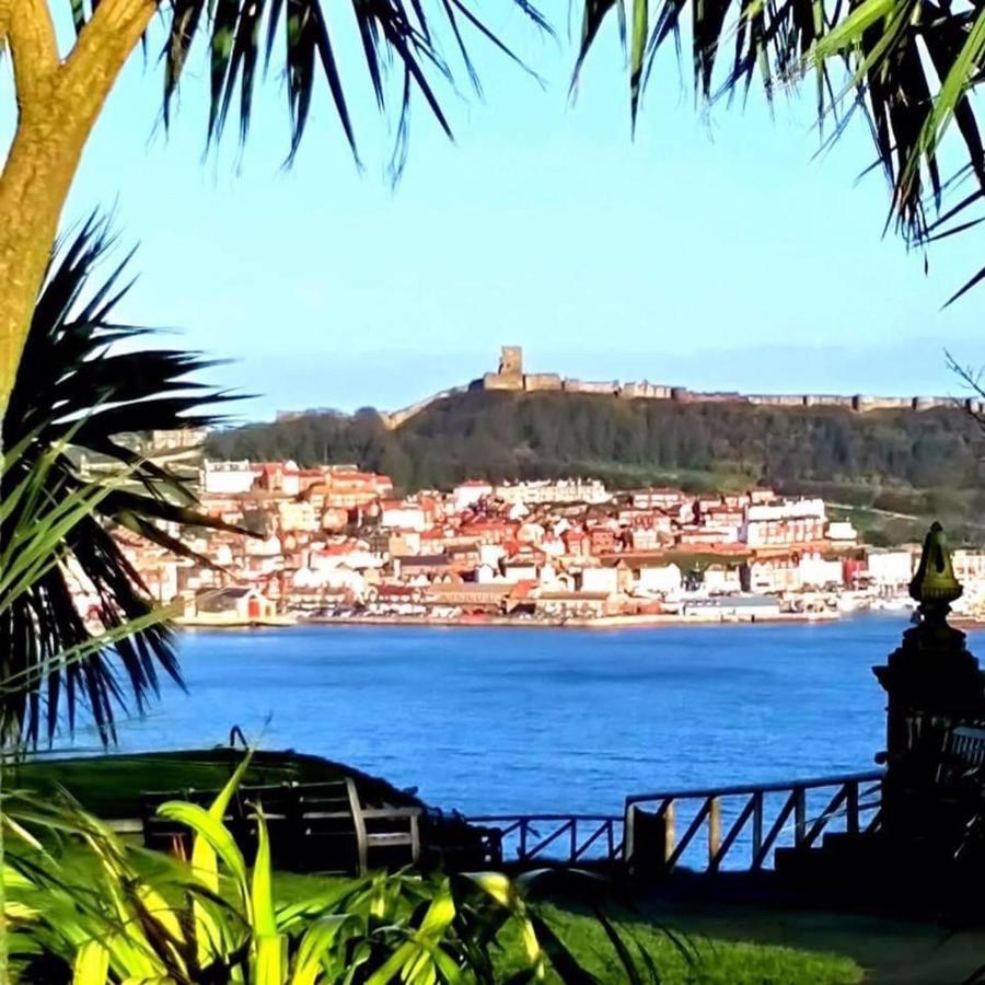Lighthouse View, One Min From Harbour & Beach Apartment Scarborough Bagian luar foto